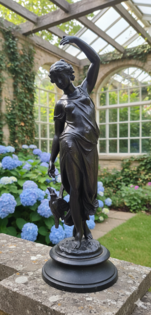 Lady Diana Mettal Sculpture