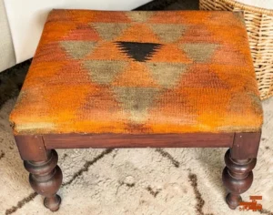 wood-seat-with-rug-poshish